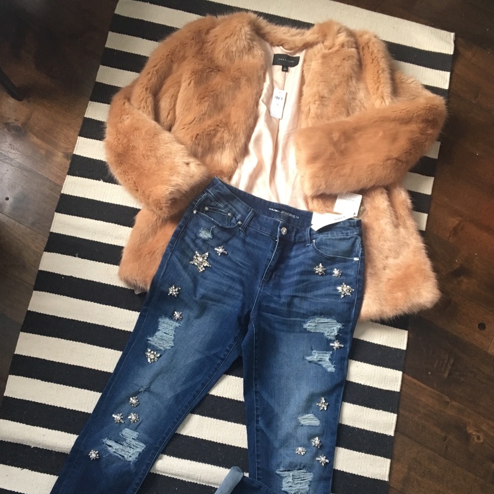 SOLD!! Ann Taylor faux fur Teddy Coat Blush vegan NEW NWT - Picture 2 of 13